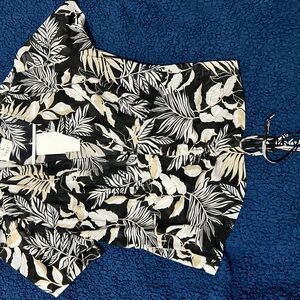Women's Black and Cream Leaf Print Shorts